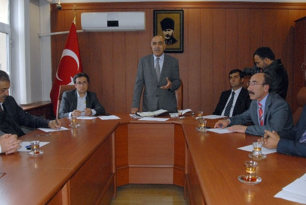 Yüksekova\'da İlk Defa İl Genel Meclisi Toplantısı Yapıldı