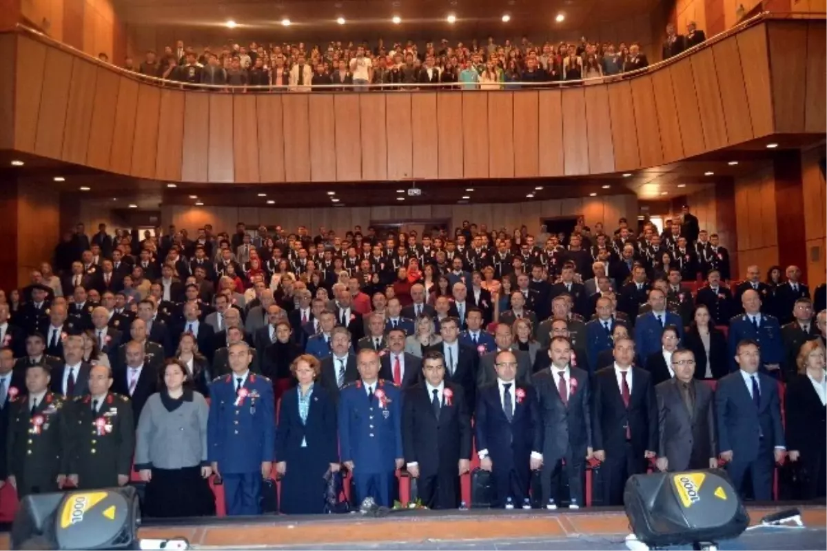 75. Yıl Cumhuriyet Anadolu Lisesi Atatürk\'ü Anma Programı Düzenledi