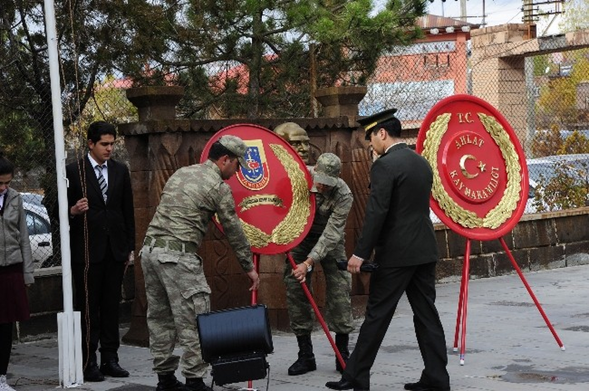 Ahlat\'ta 10 Kasım Atatürk\'ü Anma Programı