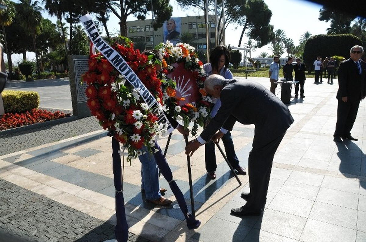 Alanya\'da CHP Ayrı Anma Programı Düzenledi