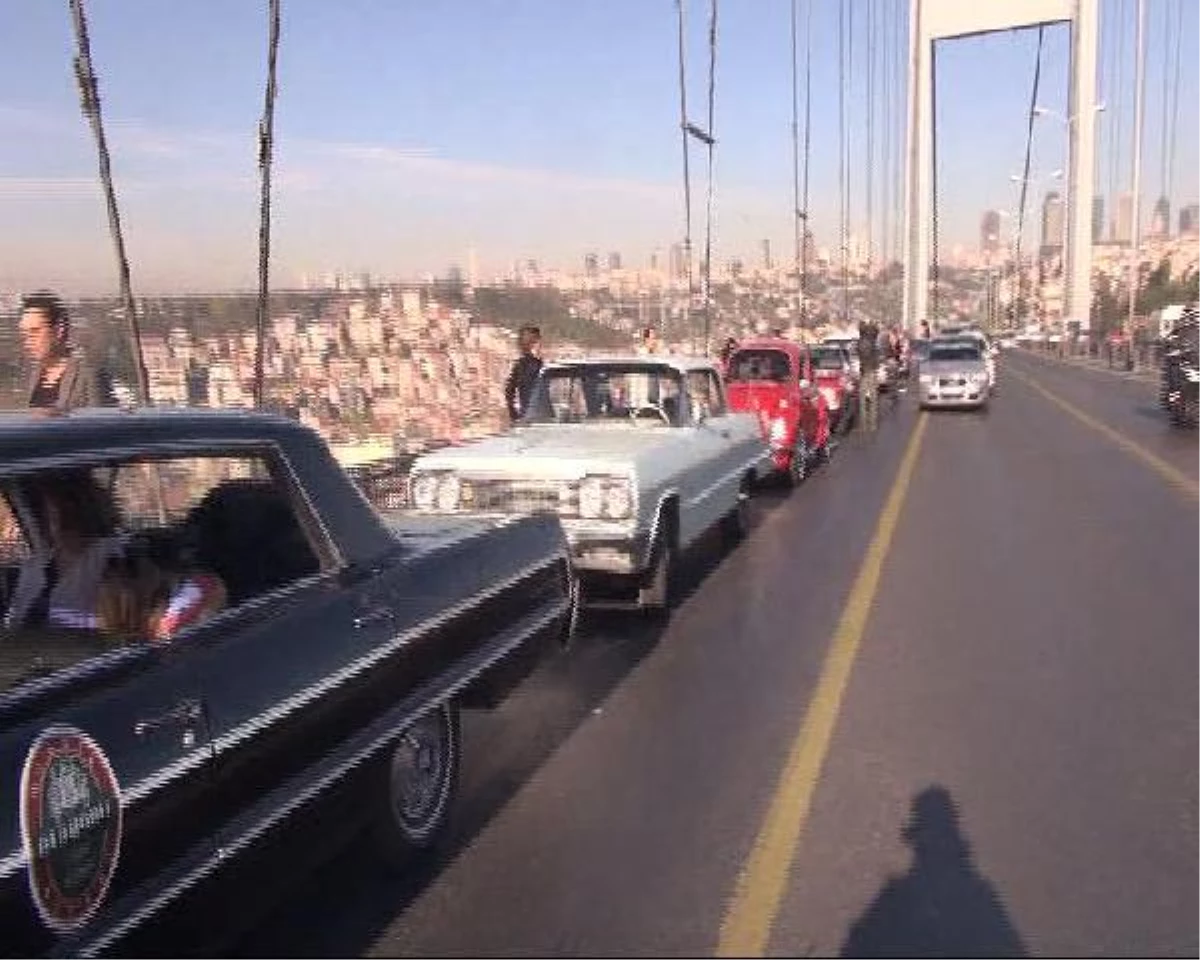 Atatürk, Ölümünün 75. Yılında Boğaziçi Köprüsü\'nde Anıldı (2)