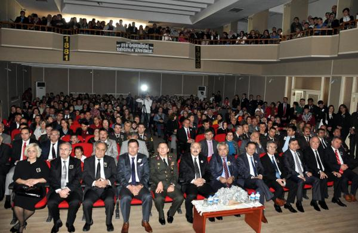 Atatürk, Sinop\'ta da Törenle Anıldı
