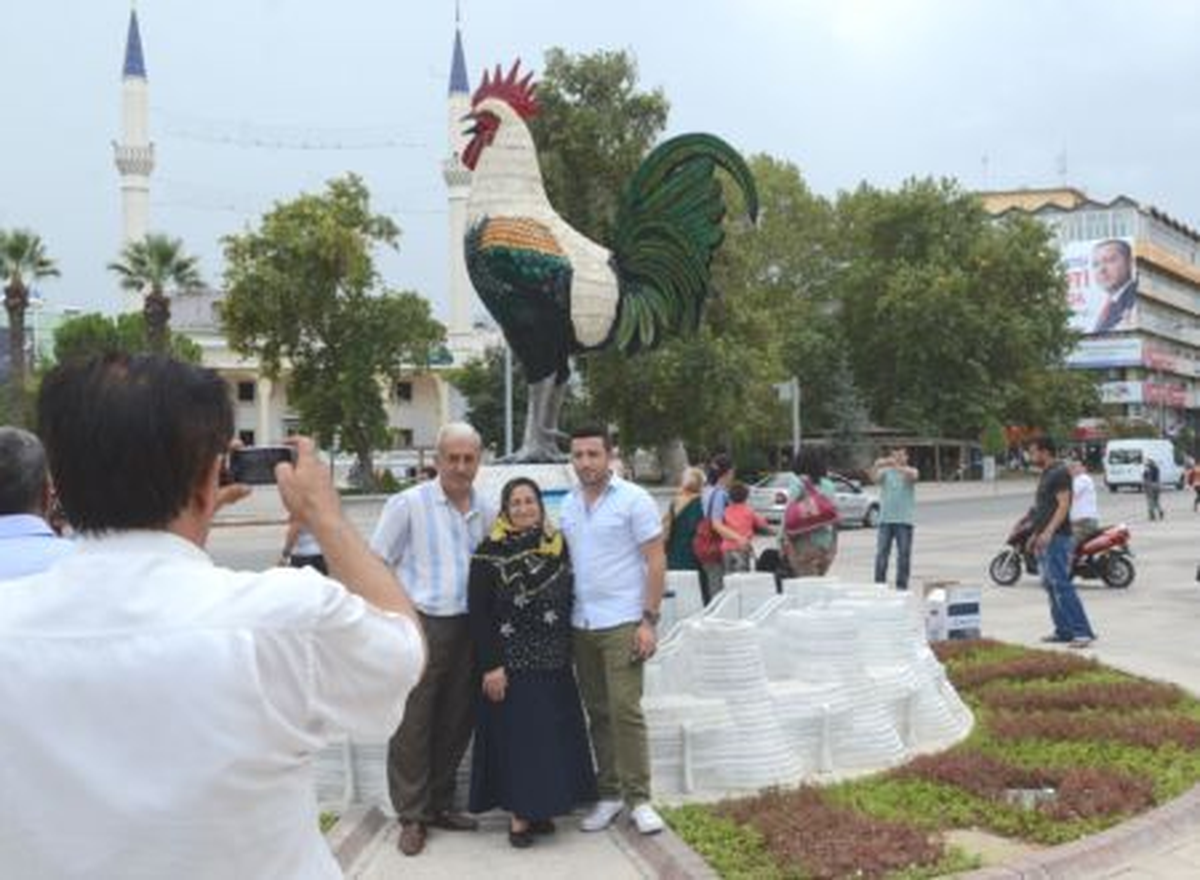 Denizli\'nin Simgesi Horoz Heykeli, İlgi Odağı Oldu