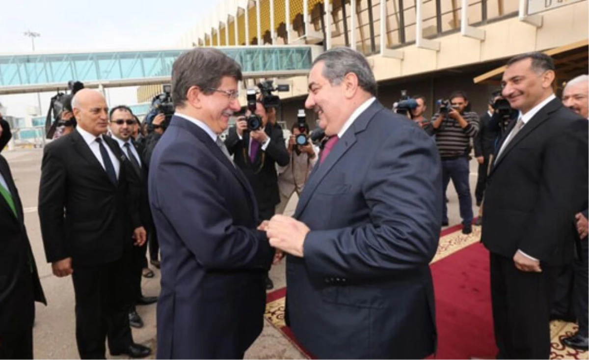 Dışişleri Bakanı Davutoğlu, Irak\'ta