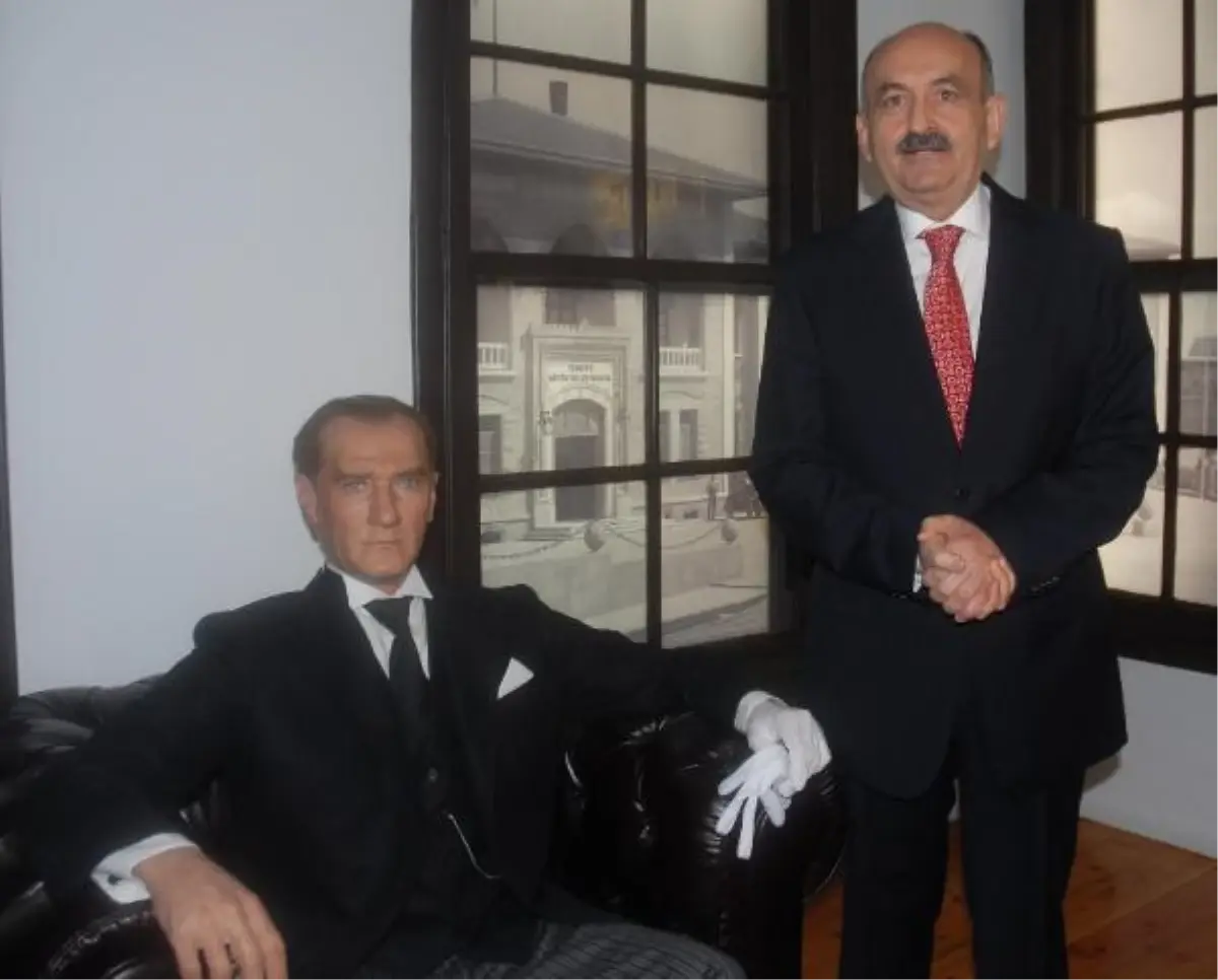 Selanik\'te Bakan Müezzinoğlu Konuşurken Slogan Atıldı