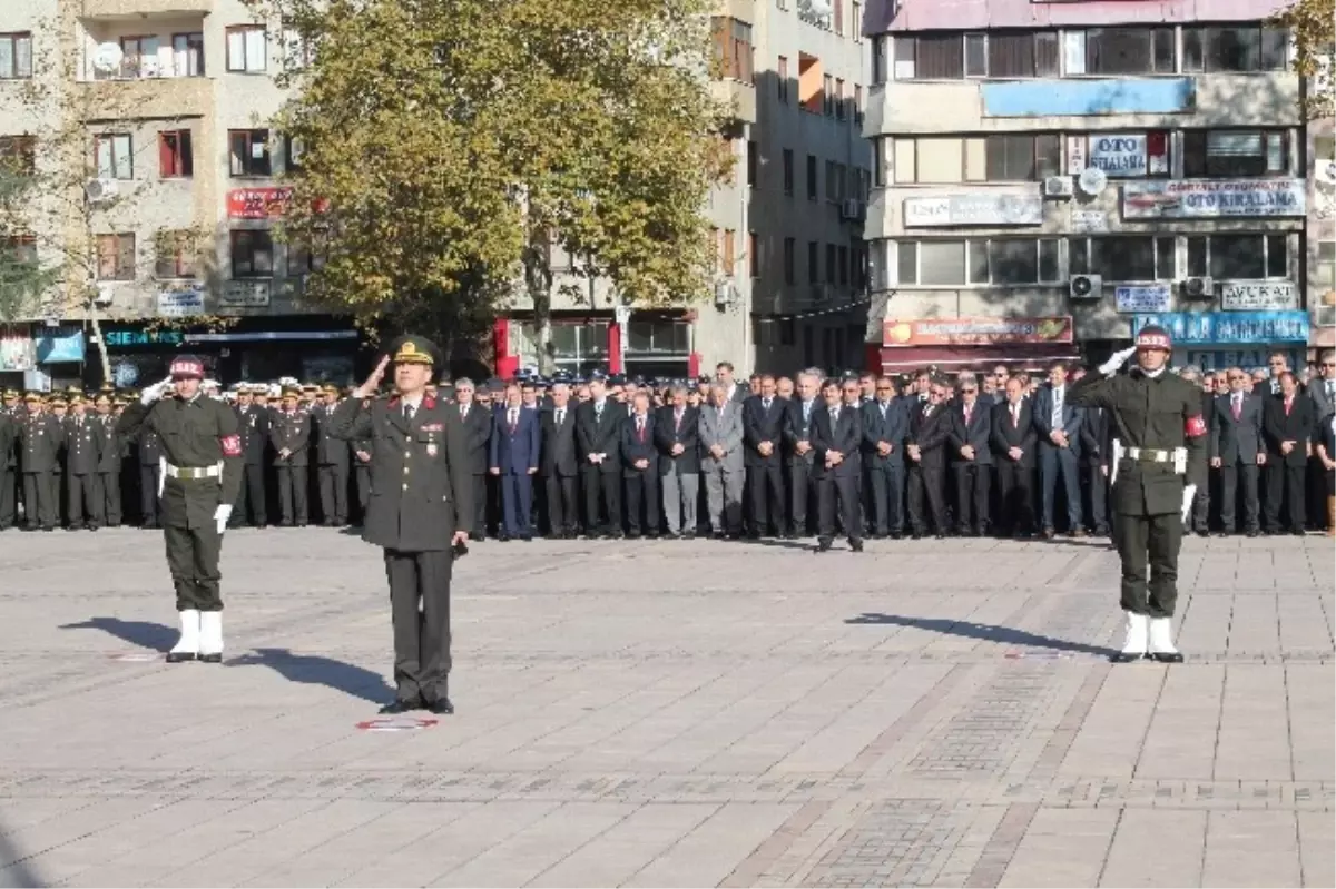 Trabzon\'da 10 Kasım Atatürk\'ü Anma Törenleri