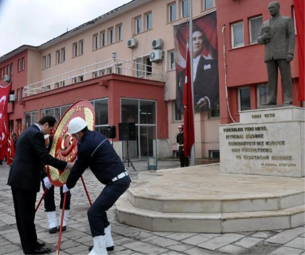 Van, Bitlis ve Hakkari\'de Ulu Önder Anıldı
