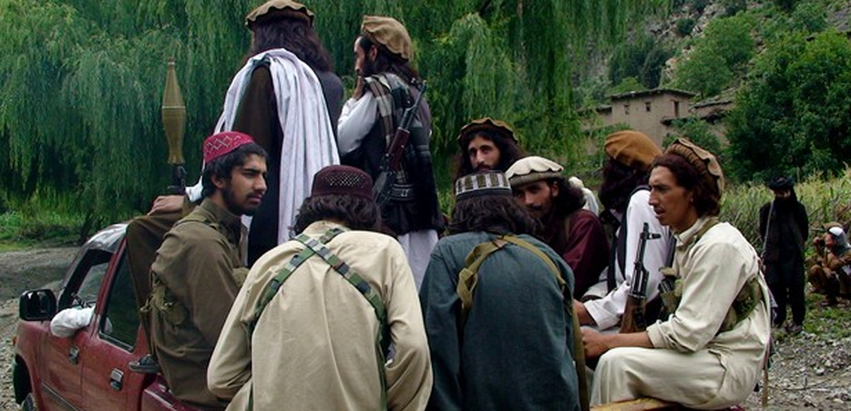 Afganistan\'da 45 Taliban Militanı Silah Bıraktı