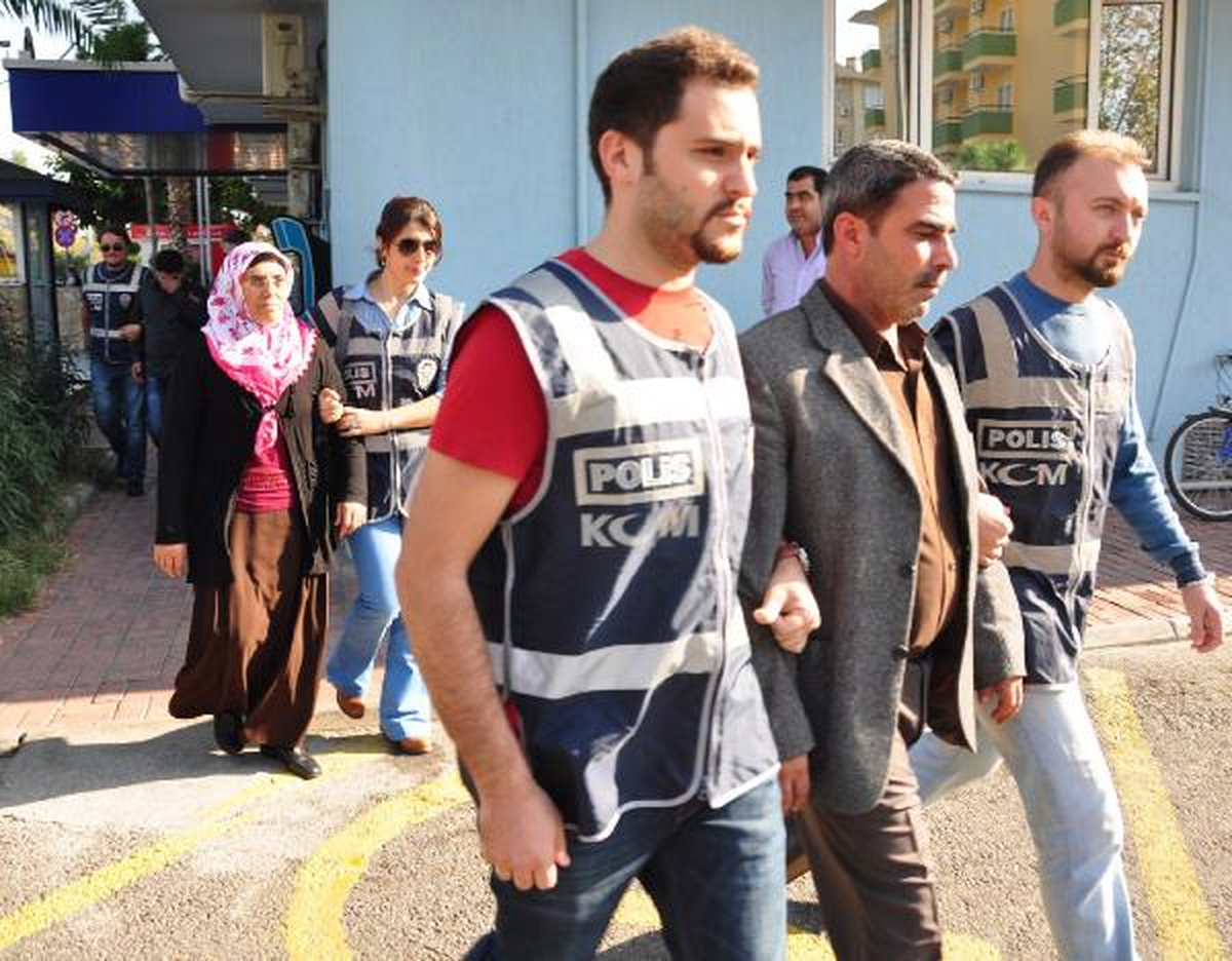 Alanya\'da 17 Bin 890 Paket Kaçak Sigara Ele Geçirildi