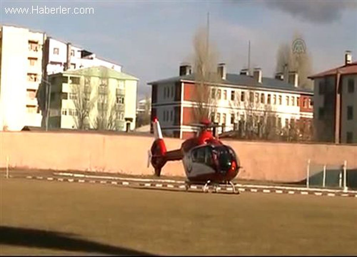 Ambulans helikopter 540 gramlık bebek için havalandı