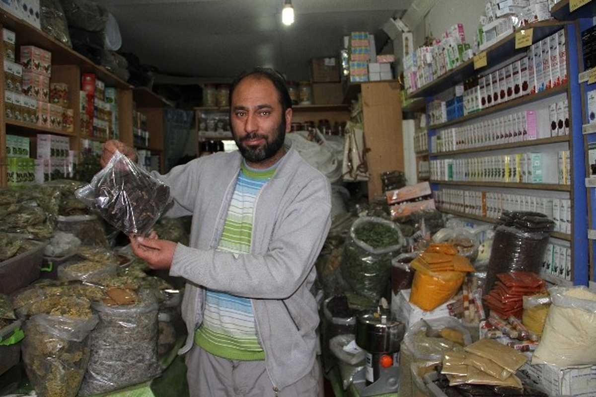 Ardahan\'da Havalar Soğudu Aktarlara Talep Arttı