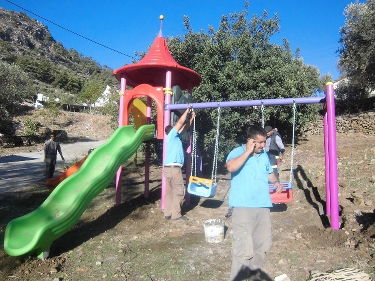 Aşağı Mazı\'da Çocuklar Parklarına Kavuştu