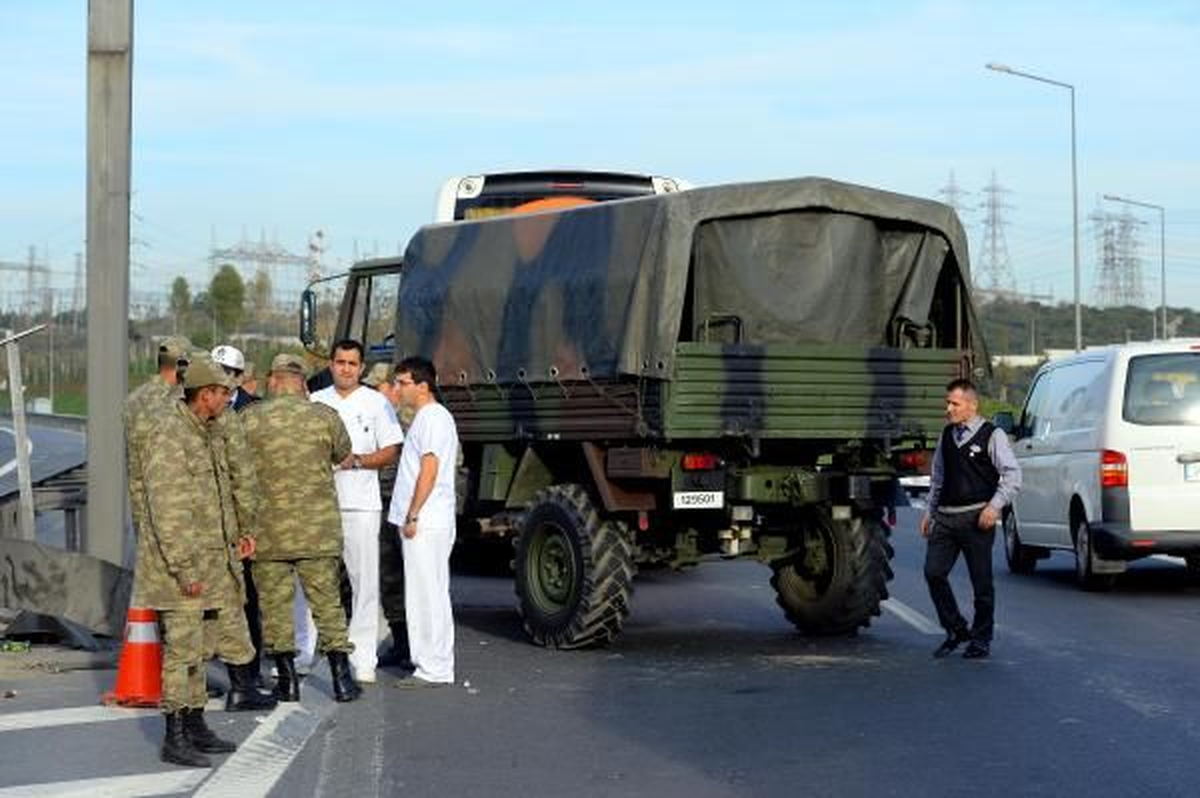 Askeri Araç Kaza Yaptı 2 Asker Yaralı