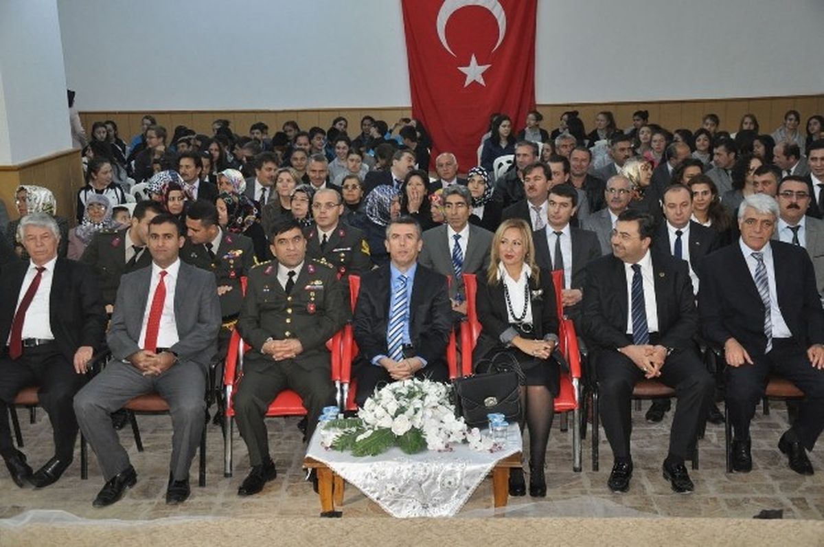 Atatürk Kırkağaç\'ta Törenlerle Anıldı