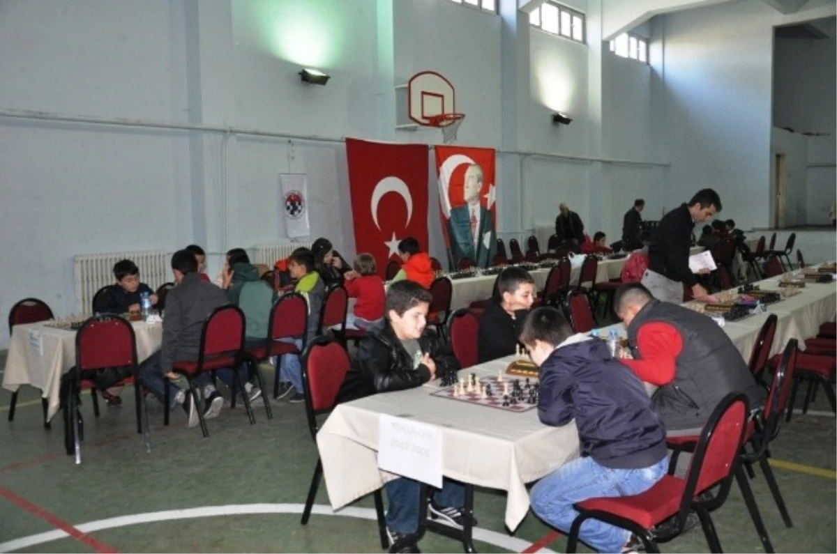 Atatürk Satranç Turnuvası Heyecanı