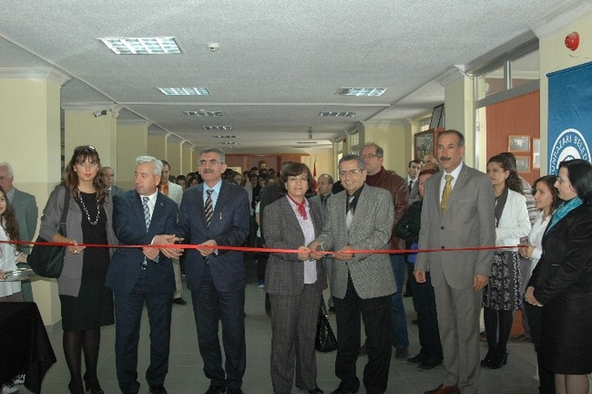 Atatürk Temalı "Yolculuk" Sergisi Açıldı