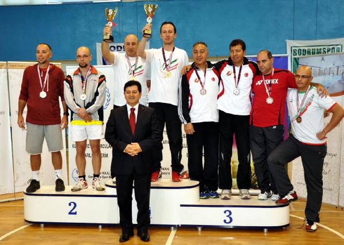 Badminton Şampiyonları Ödüllerini Aldı