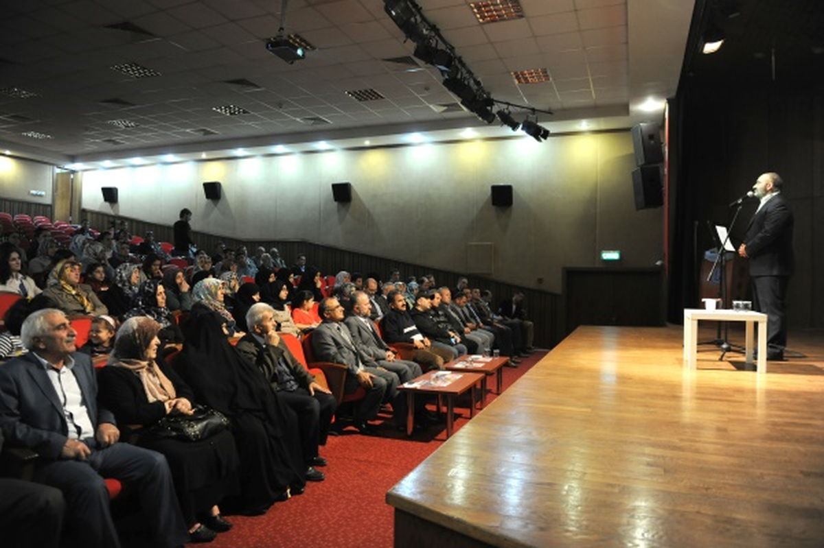 Bağcılar\'da Dursun Ali Erzincanlı Hicret\'i Anlattı
