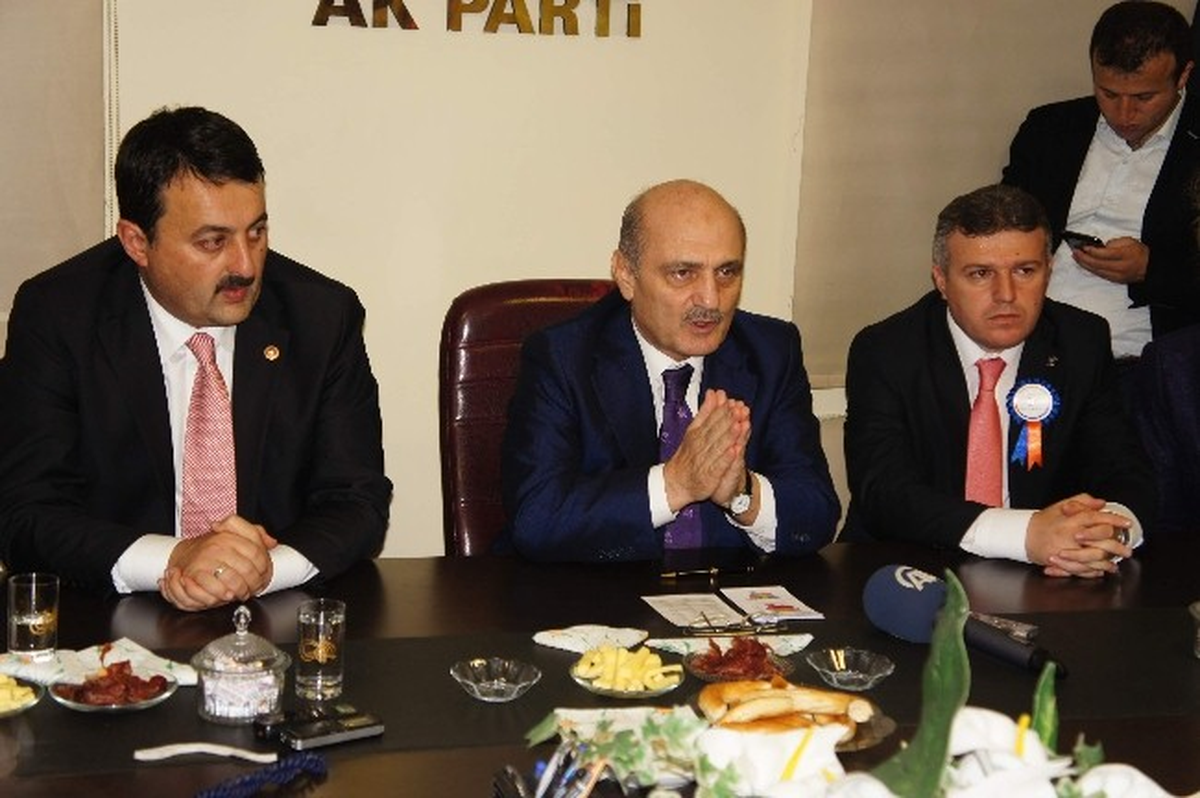 Bakan Bayraktar: "Millet Kendisine Kimin Hizmet Ettiğini Görüyor"