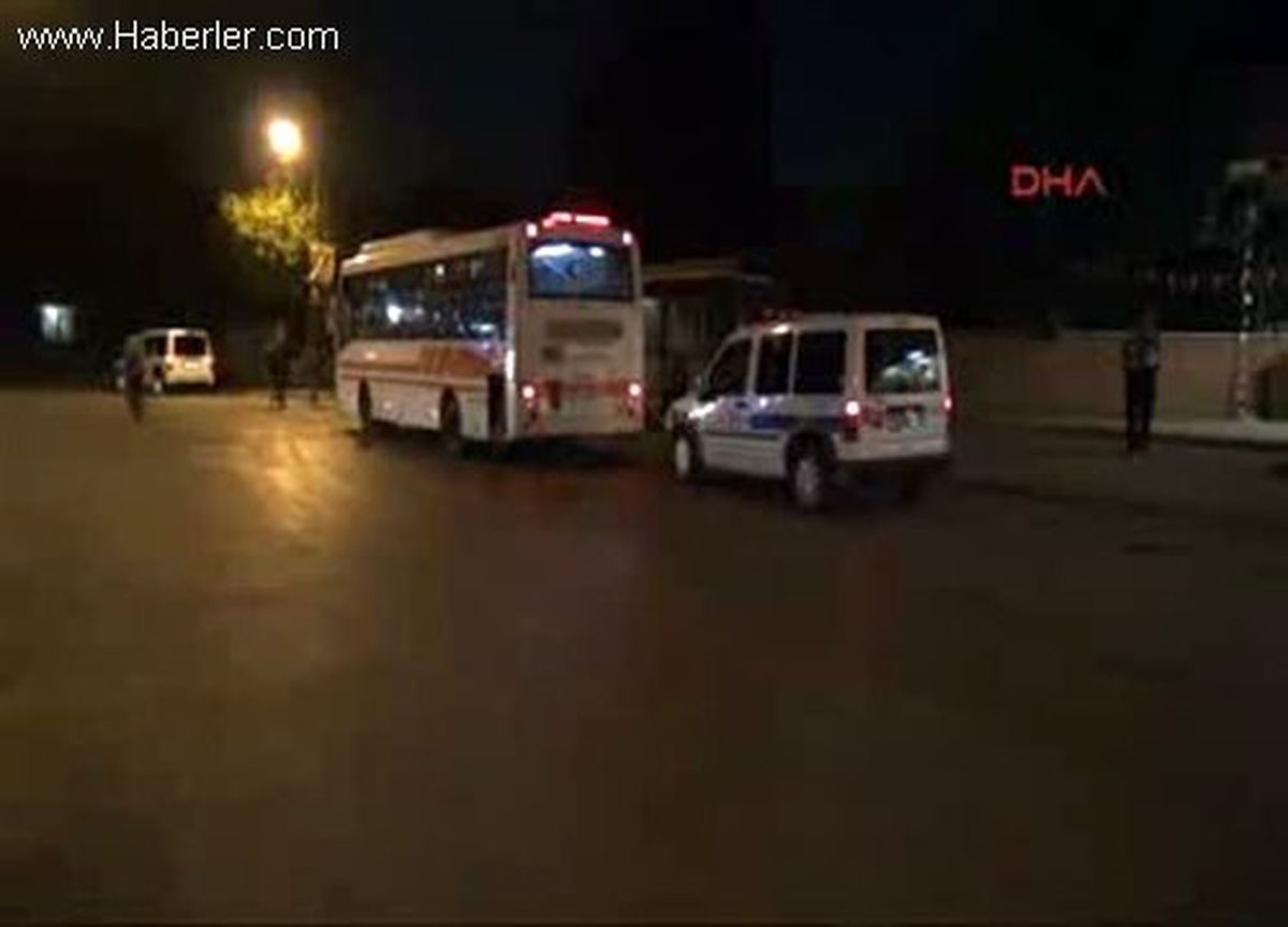 Banka Soydu Halk Otobüsüyle Kaçtı