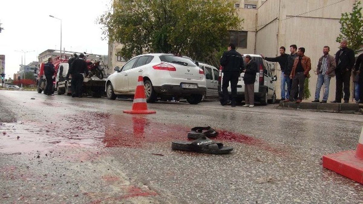 Batman\'da Trafik Kazası: 1 Ölü