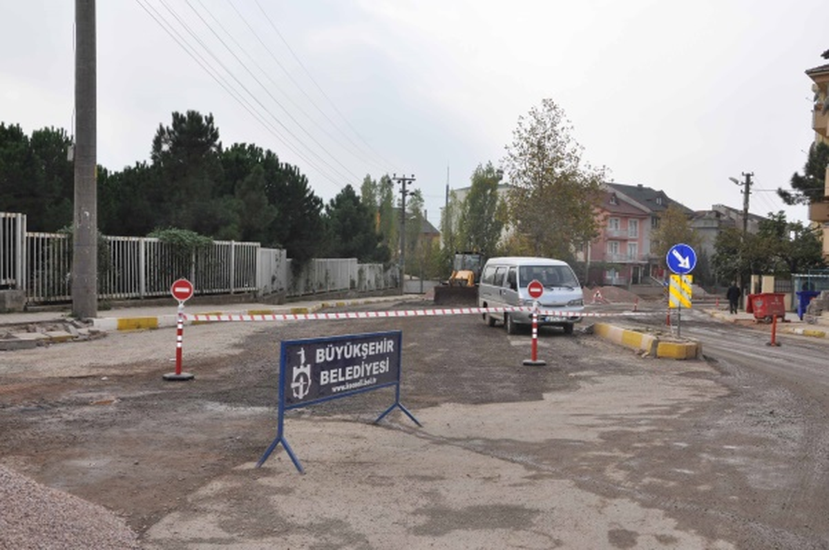 Derince Lojman Caddesi Yenileniyor