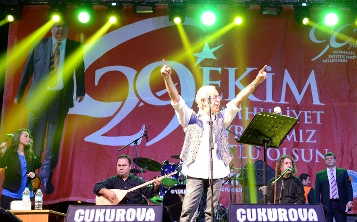 Edip Akbayram, Tarsusluları Coşturdu
