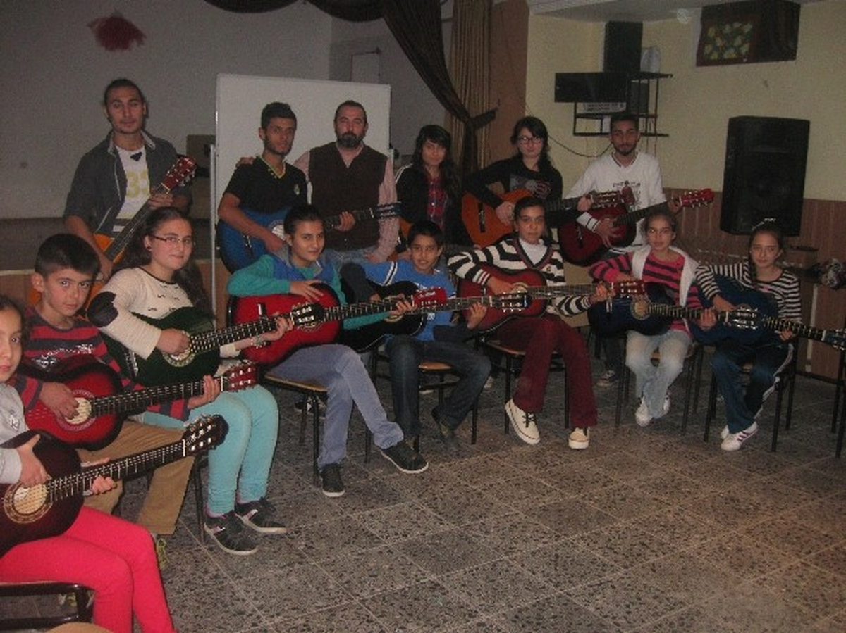 Espiye\'de Gitar Kursuna Yoğun İlgi