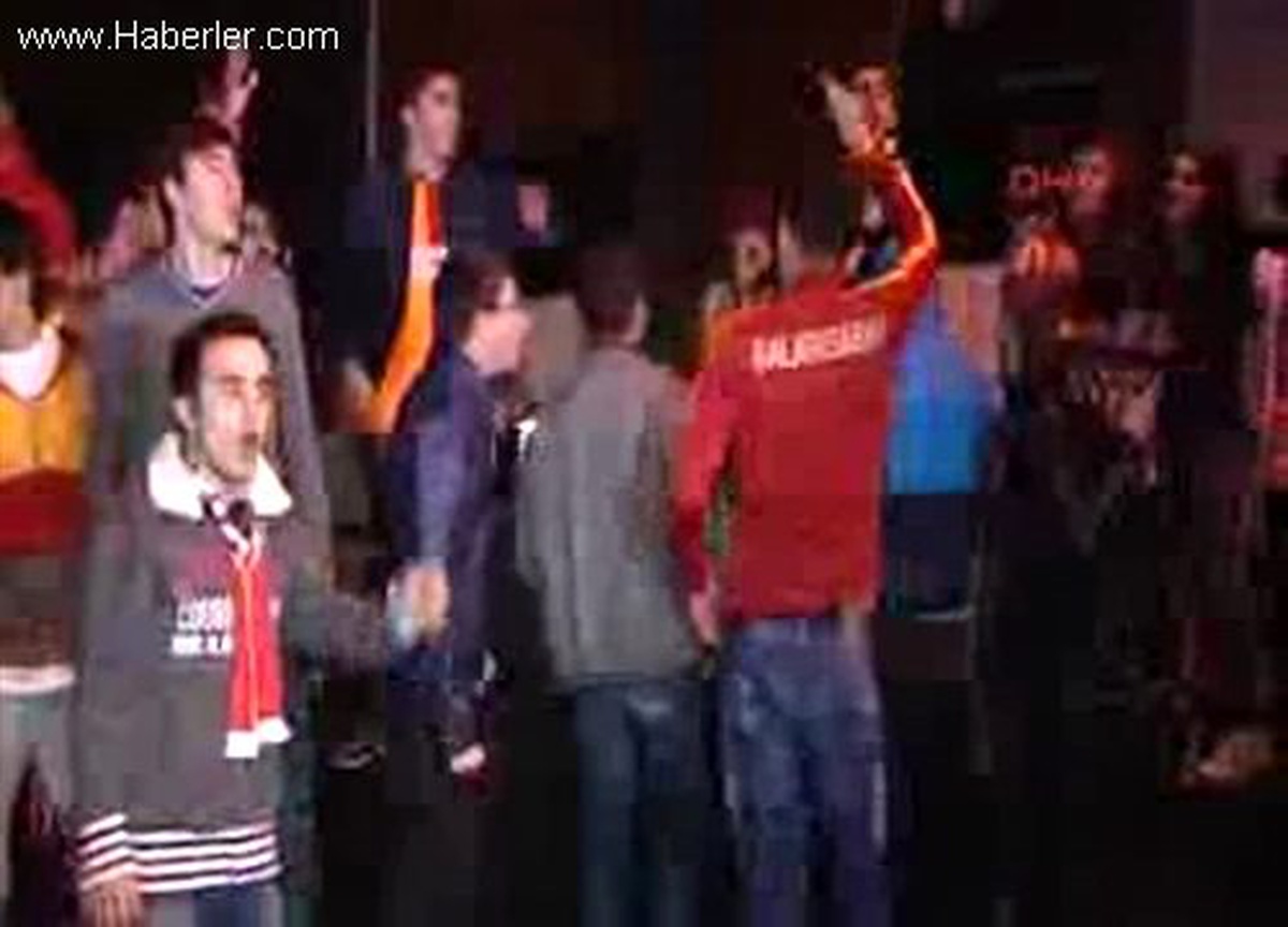 Galatasaray, Florya Metin Oktay Tesislerine Geldi