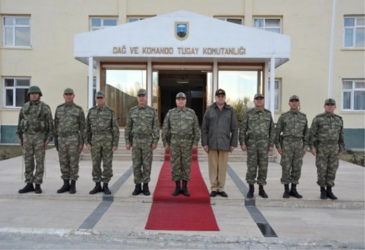 Genelkurmay Başkanı Orgeneral Özel, Van, Hakkari ve Şırnak\'ta Birlikleri Denetledi