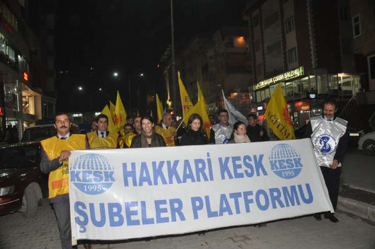 Başbakan\'ın Kızlı-Erkekli Açıklaması Protesto Edildı