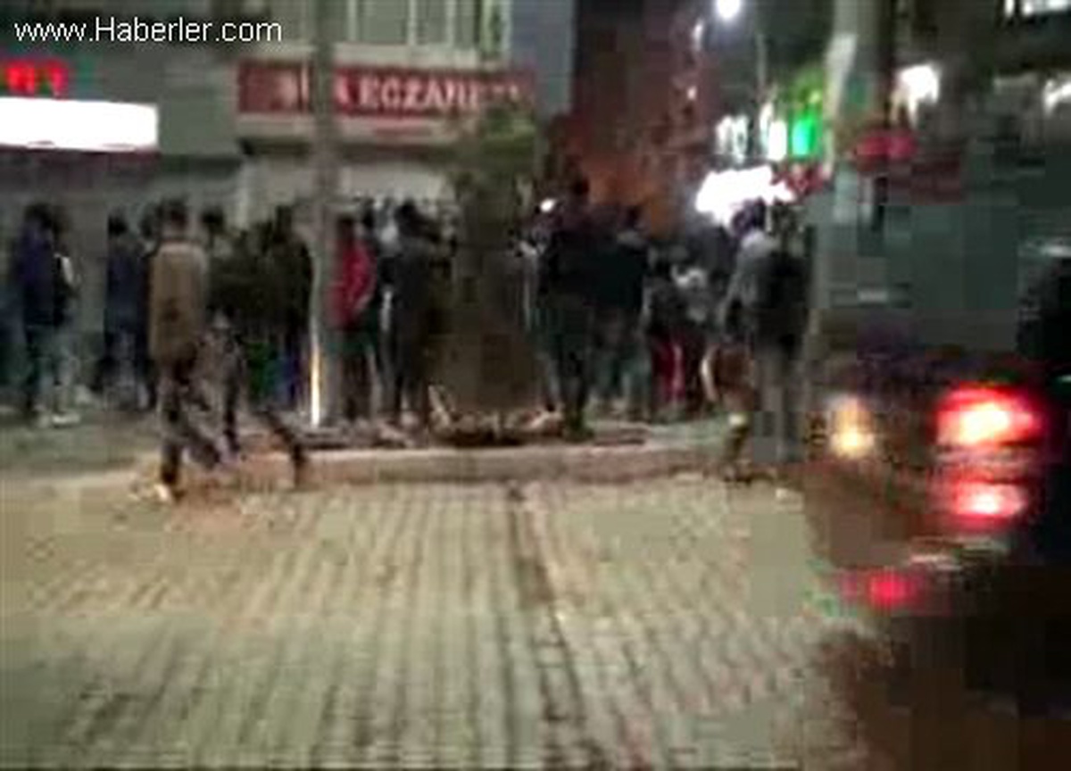 Hakkari\'de Kürtçe Şarkılı, Halaylı Fenerbahçe Kutlaması