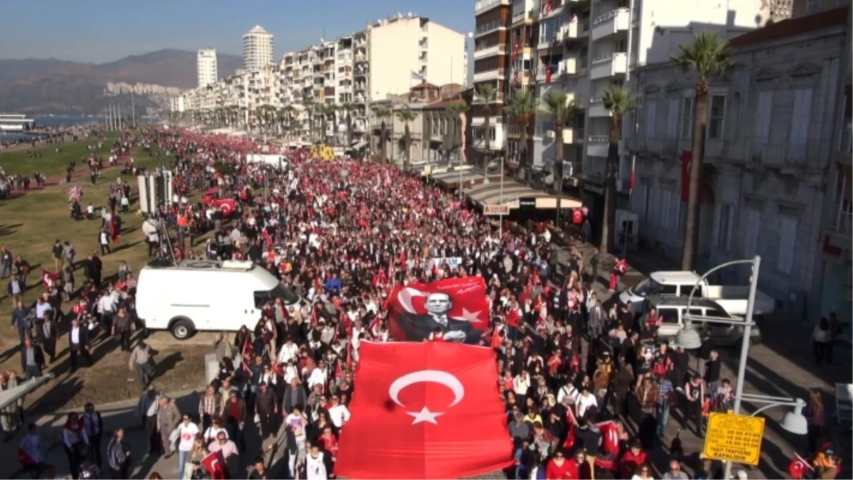 İzmirlilerin Atatürk Sevgisi Görülmeye Değerdi