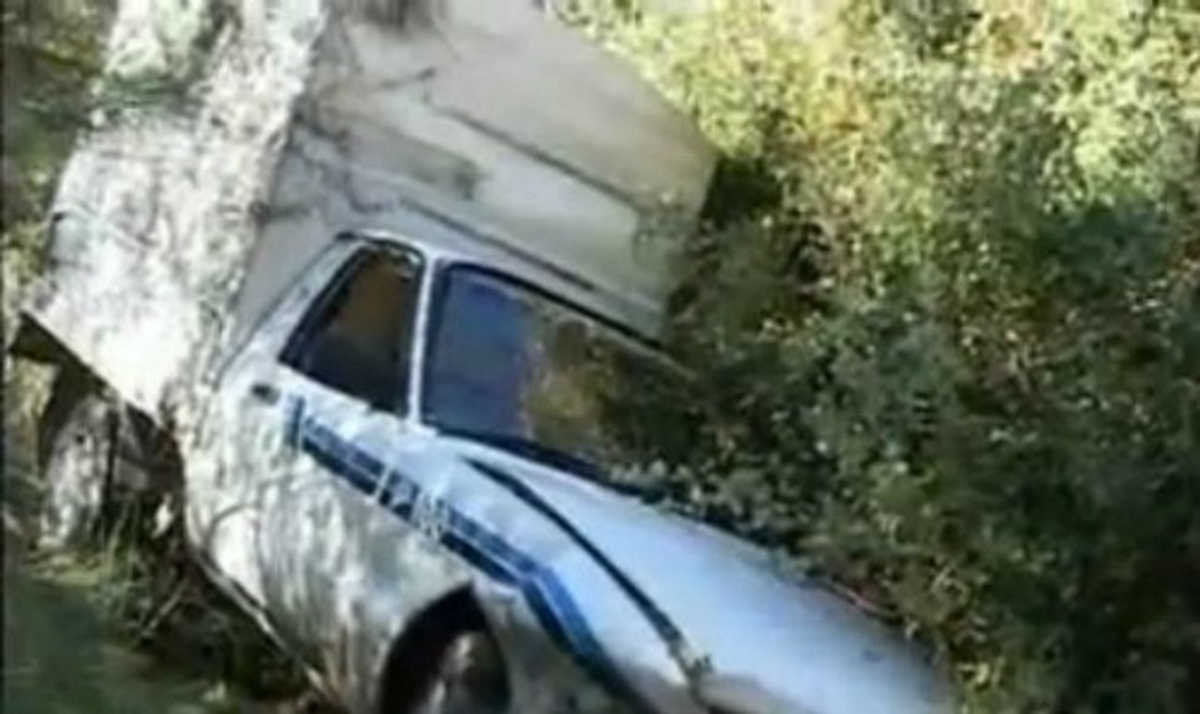 Marmaris\'te Kamyonet Uçuruma Yuvarlandı: 2 Yaralı