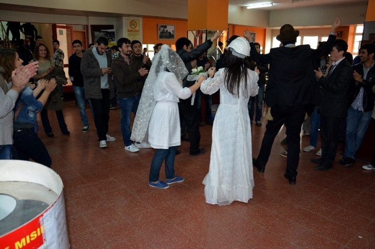 Ktü\'de Öğrenciler Temsili Nikah Kıydı