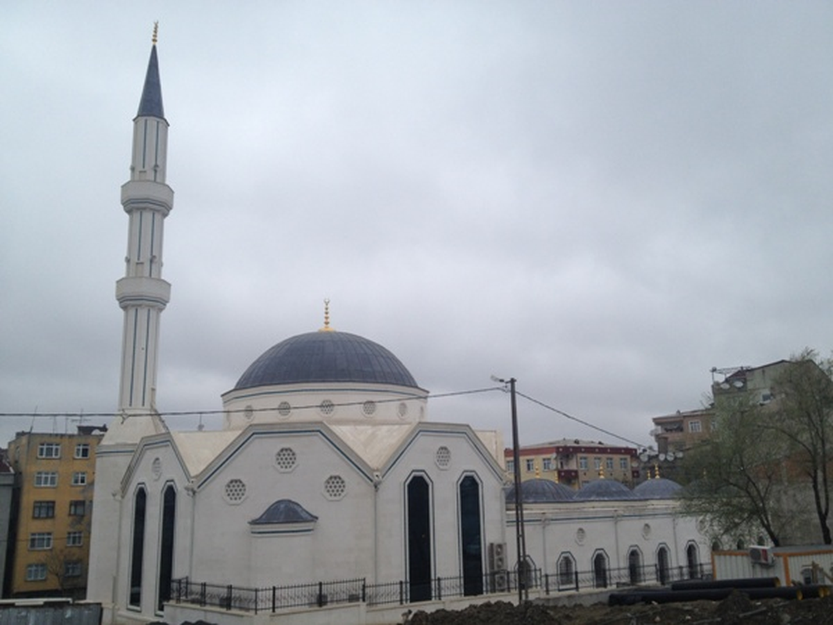 Madde Bağımlısı Genç, Camiyi Yaktı