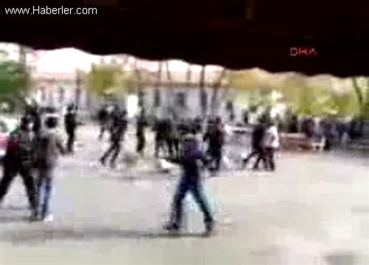 Marmara Üniversitesi\'nde Kavga
