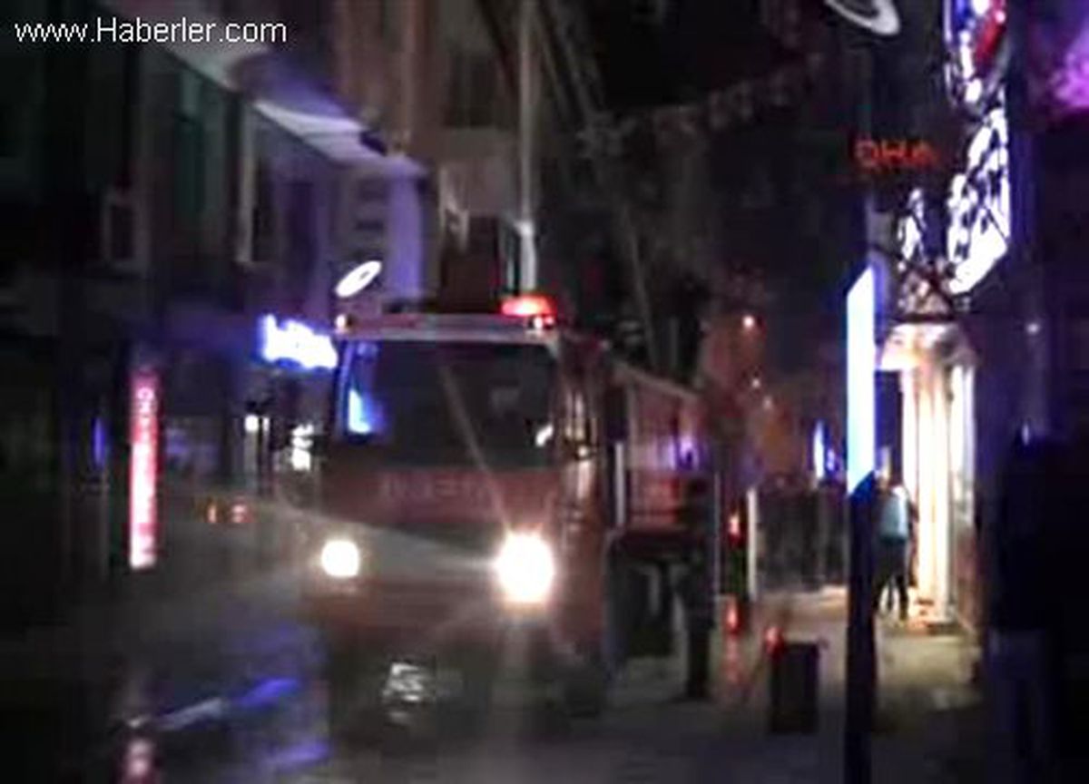 Öğrenci Evinde Çıkan Yangın Korkuttu