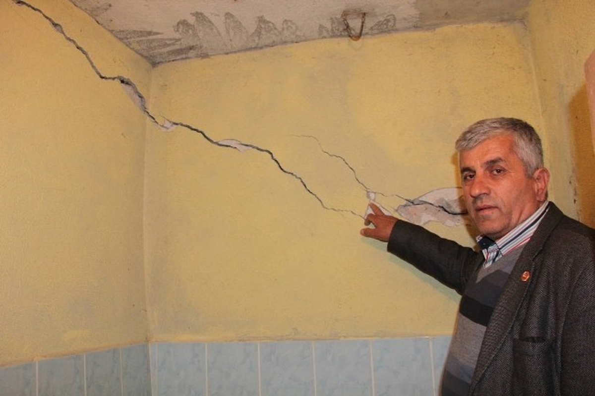 (Özel Haber) Bu Köylüler Her Gün Dinamit ve Kömür Gazı Soluyor