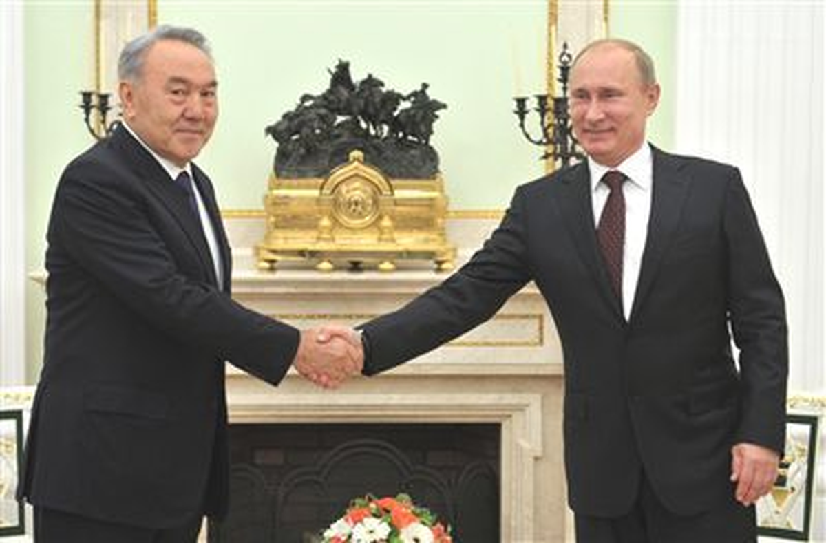 Rusya Devlet Başkanı Putin, Nazarbayev\'le Görüştü