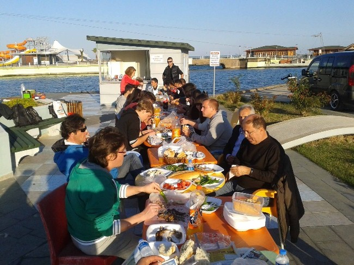 Samsun Su-Kay\'da Hamsi Partisi Verildi