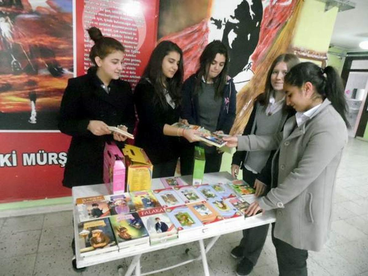 Siirt\'te Öğrencilerden, Öğrencilere Kitap Desteği