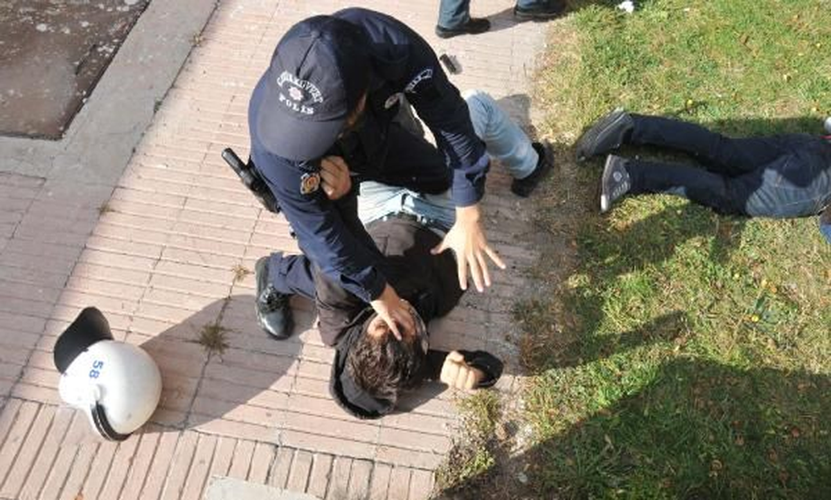 Sivas Cumhuriyet Üniversitesi\'nde Öğrenci Kavgası: 2 Yaralı
