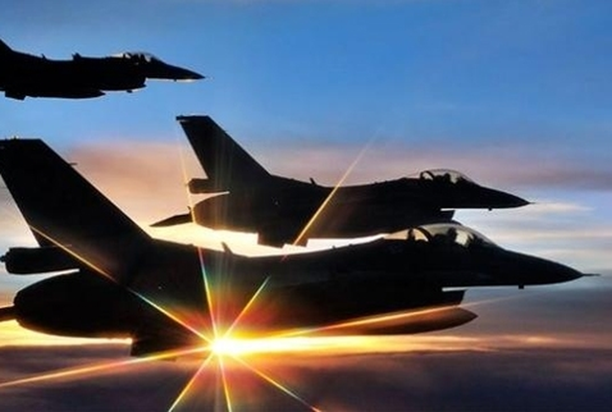 Türk F 16\'ları Rus Uçağını İzledi
