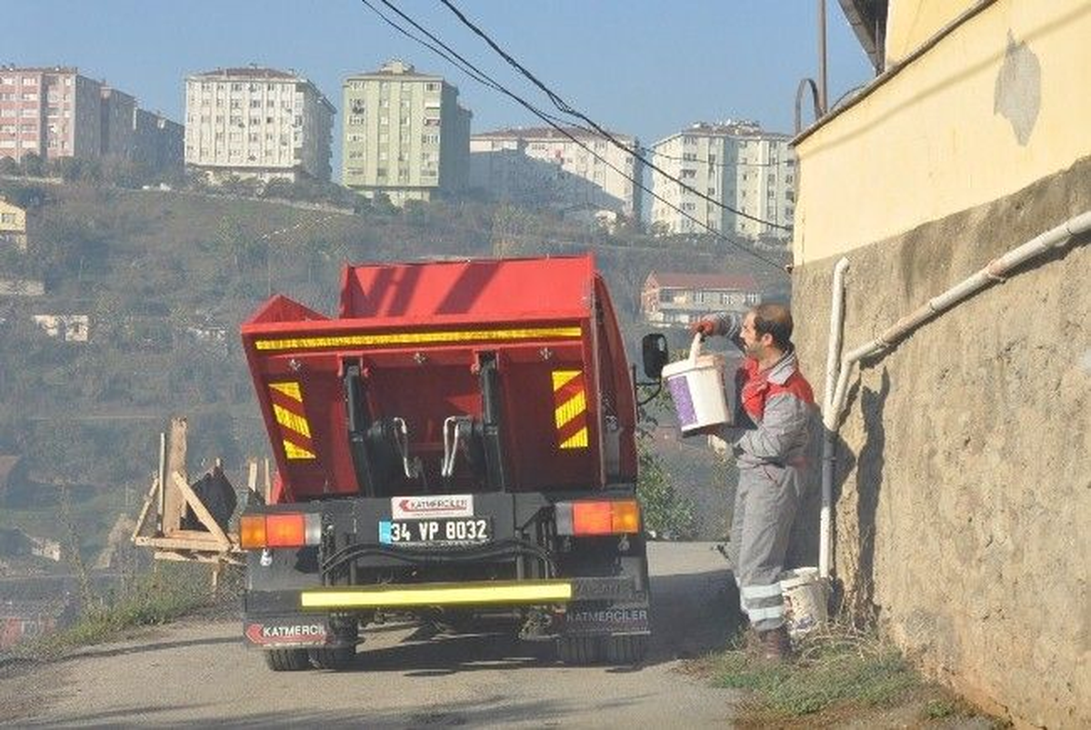 Ümraniye\'de Temizlik Çöp Taksi İle Yapılıyor