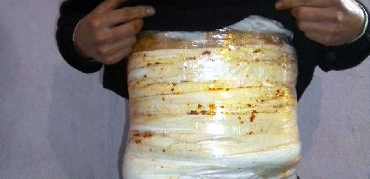 Vücuduna Sardığı 2 Kilogram Eroinle Yakalandı