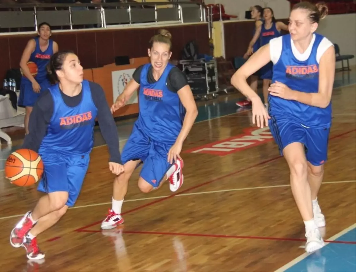 Adana Botaş\'ta Dynamo Kursk Maçı Hazırlıkları