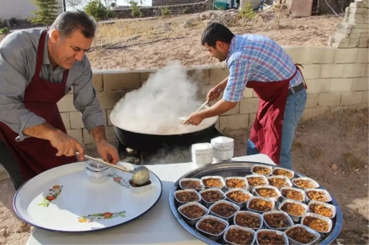 Bin Kişilik Aşure Yaptılar