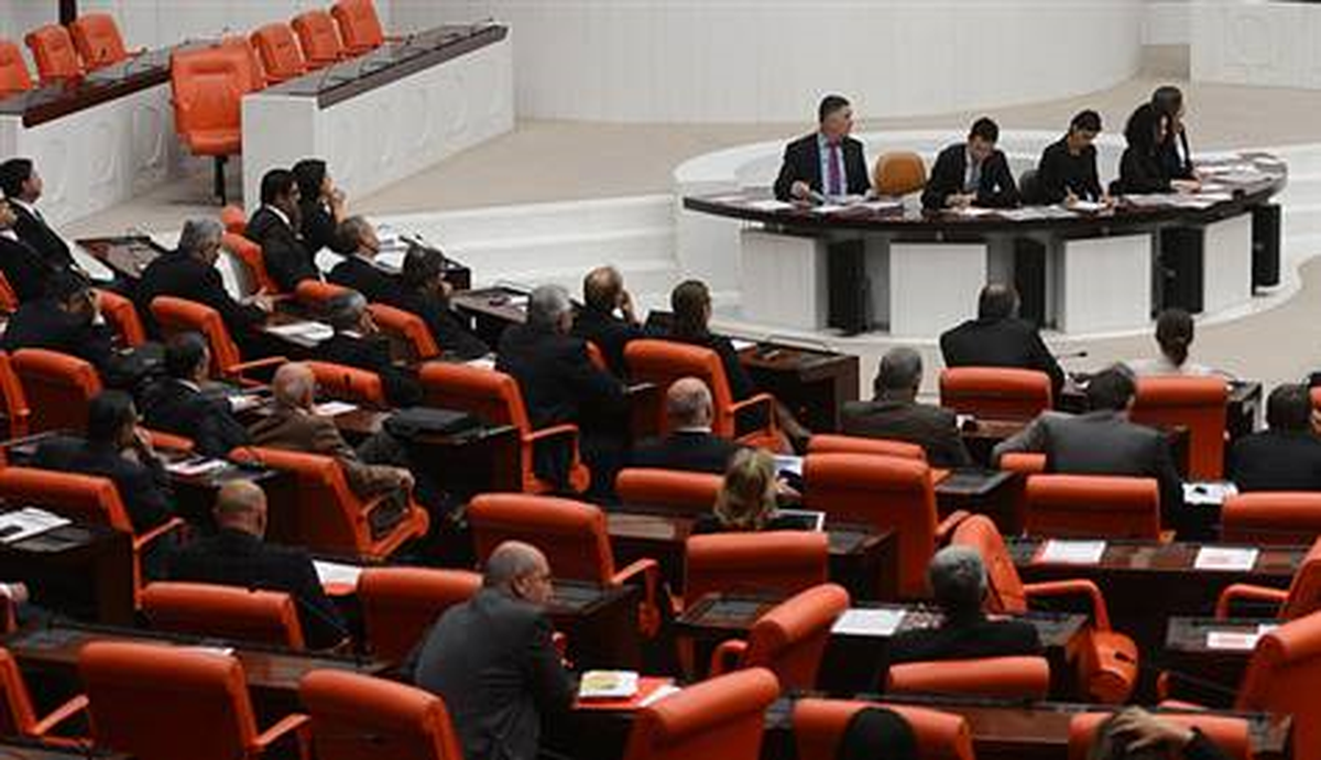 Bütçede "Öğrenci Evi" Tartışması