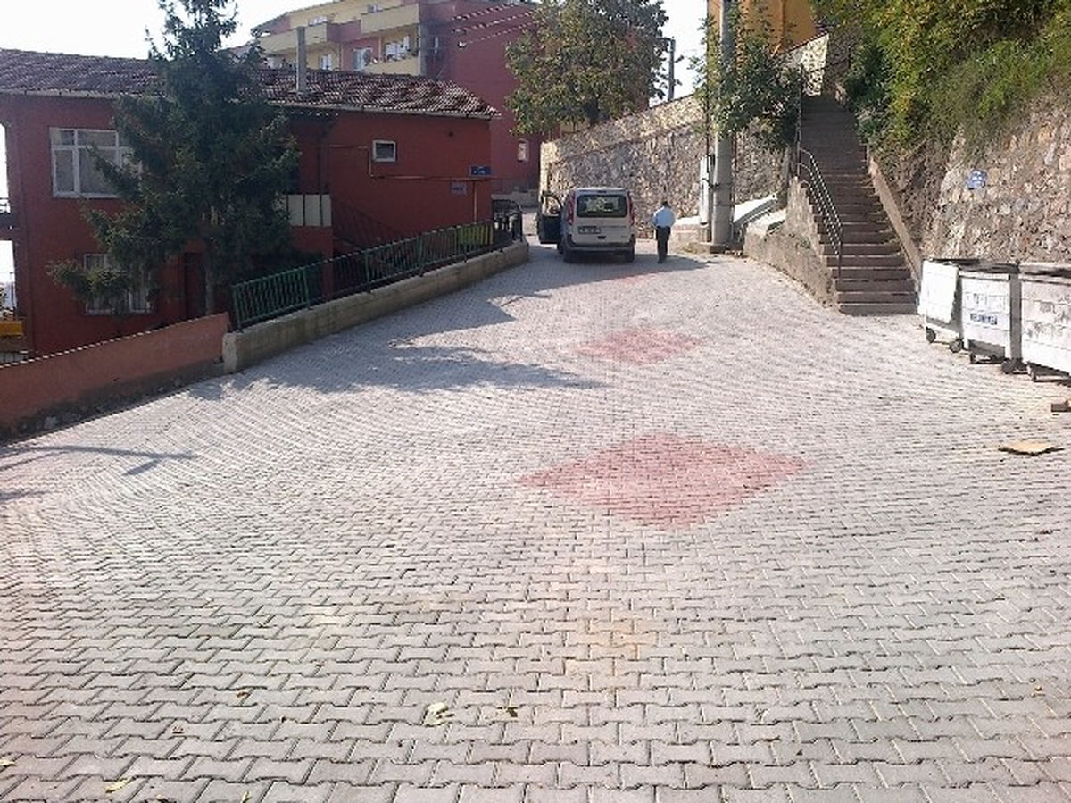 Çukurbağ Mahallesine Parke Taşı Döşendi